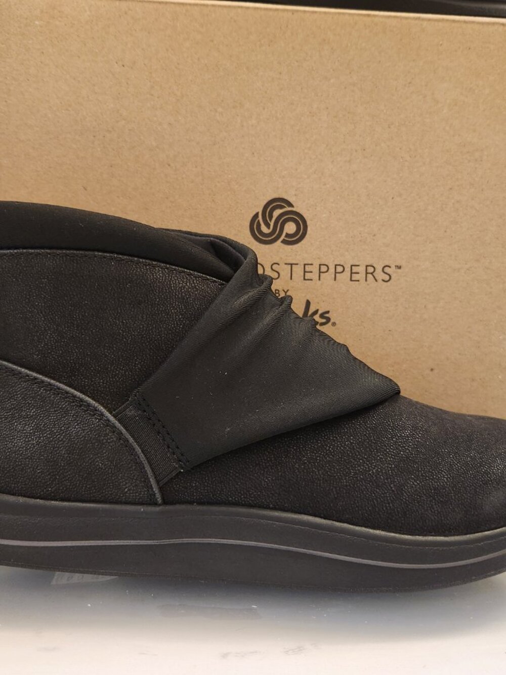 Clarks Cloud steppers Breeze Dusk Black Booties. NIB. Size 6